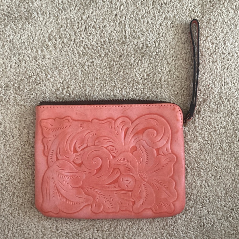 Patricia Nash
Leather Wristlet Clutch